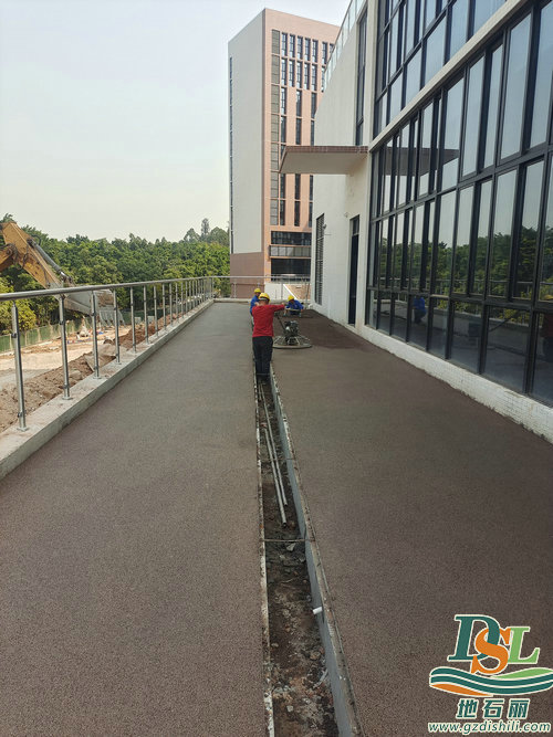 1679898821166203.jpg ba299d8b83e05d7f029eca9d606e533.jpg