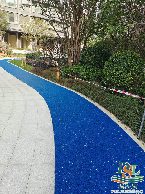 1682233288167279.jpg 透水瀝青路面