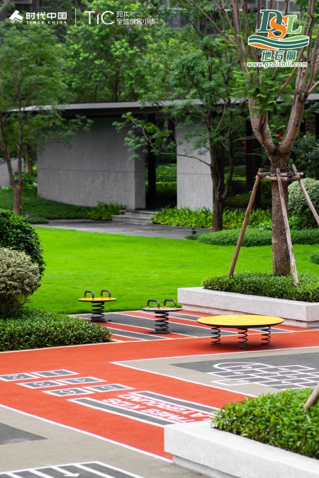 彩色透水冷鋪瀝青