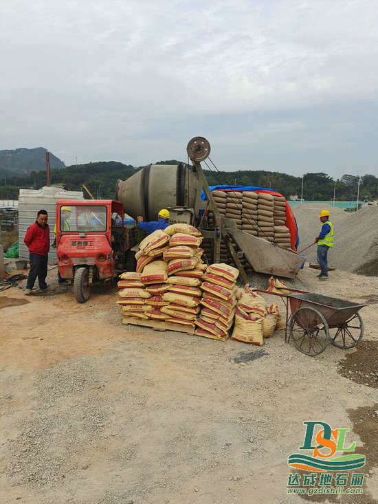 1703226937203203.jpg 透水混凝土施工