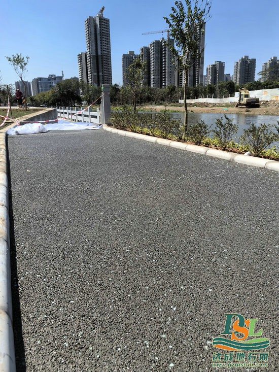 中山透水混凝土路面（滿天星）施工效果！