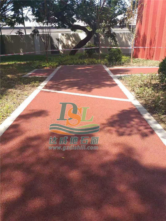 生態(tài)彩色透水地坪 生態(tài)彩色透水地坪