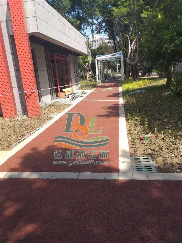 生態(tài)彩色透水地坪 生態(tài)彩色透水地坪