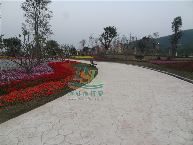 佛山高明楊和鎮(zhèn)美的濕地花海壓模地坪 佛山高明楊和鎮(zhèn)美的濕地花海壓模地坪