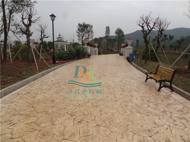 佛山高明楊和鎮(zhèn)美的濕地花海壓模地坪 佛山高明楊和鎮(zhèn)美的濕地花海壓模地坪