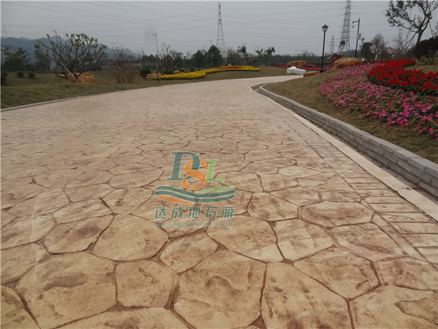 佛山高明楊和鎮(zhèn)美的濕地花海壓模地坪 佛山高明楊和鎮(zhèn)美的濕地花海壓模地坪