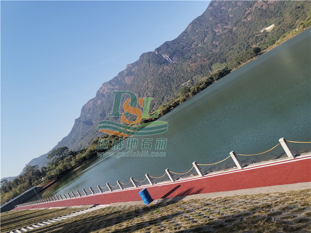 增城區(qū)白水寨紅色透水地坪項(xiàng)目 增城區(qū)白水寨紅色透水地坪項(xiàng)目