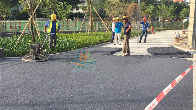蟹山港航中心灰色透水瀝青項目 蟹山港航中心灰色透水瀝青項目