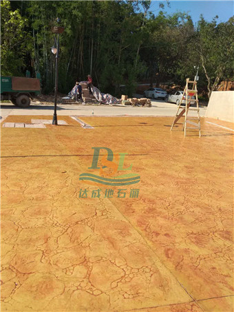 七彩澳游世界生態(tài)文化旅游區(qū)壓花地坪項目 七彩澳游世界生態(tài)文化旅游區(qū)壓花地坪項目