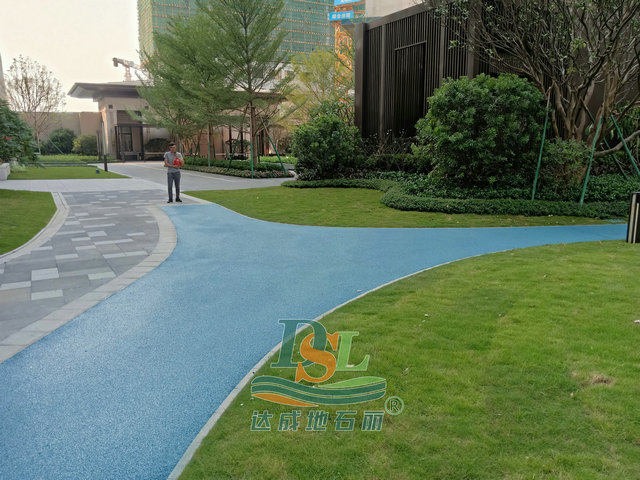 透水混凝土路面.jpg 透水混凝土路面.jpg