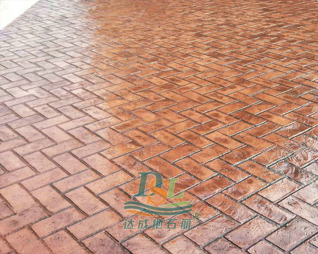 壓花混凝土路面.jpg 壓花混凝土路面.jpg