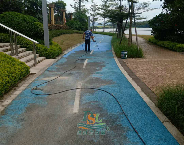 山語(yǔ)湖透水混凝土 微1.jpg