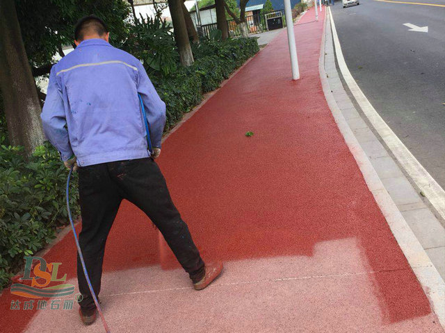 東莞透水瀝青混凝土裂縫 微信圖片_2019075092071.jpg