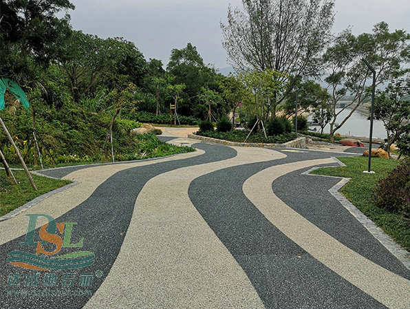 透水天然石子露骨料混凝土 2.jpg