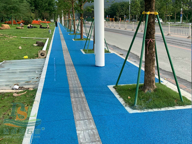 透水混凝土保護(hù)劑噴涂 18.jpg