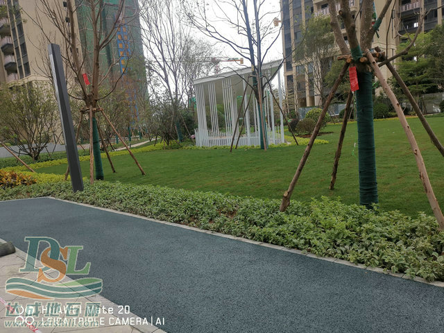 透水地坪 惠州金輝優(yōu)步藍(lán)色透水混凝15.jpg