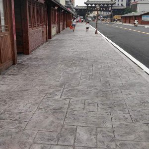 東莞橫瀝鎮(zhèn)彩霞路景觀升級(jí)壓花地坪