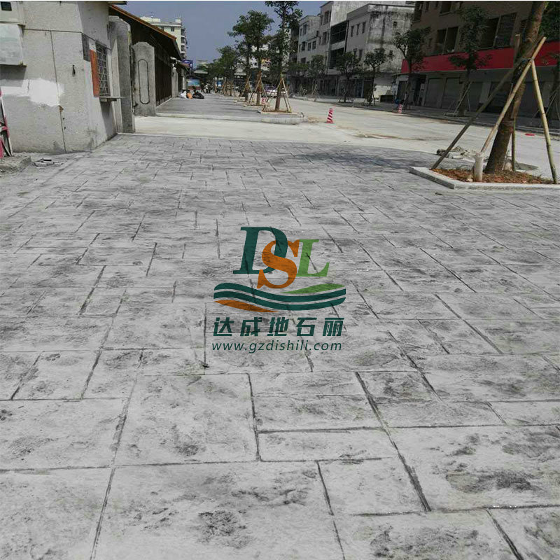 東莞橫瀝鎮(zhèn)彩霞路景觀(guān)升級(jí)壓花地坪