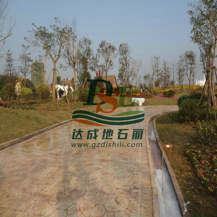 美的鷺湖森林度假區(qū)壓印地坪，混凝土壓花地坪