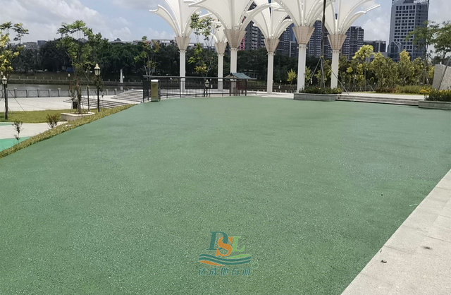 東莞萬江紅綠雙色透水混凝土項目交付啦 東莞萬江紅綠雙色透水混凝土項目交付啦