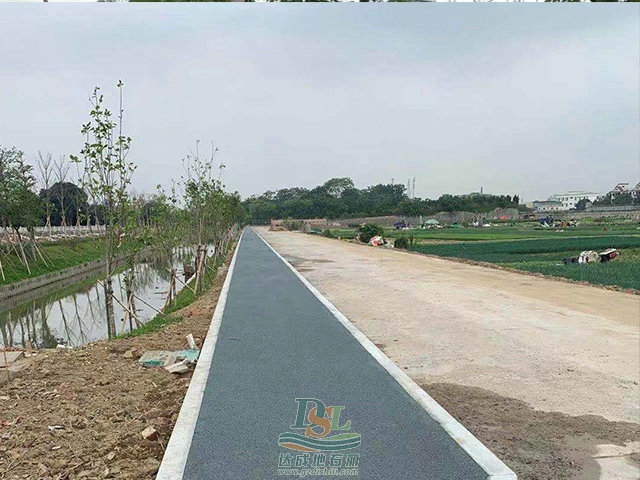 東莞石碣梁家村蘭色透水混凝土 東莞石碣梁家村蘭色透水混凝土